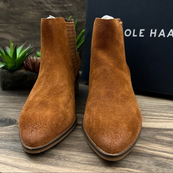 NIB Cole Haan Val Bootie Pointed Toe Ankle Boots British Tan Suede 8B 38.5 - Picture 3 of 12